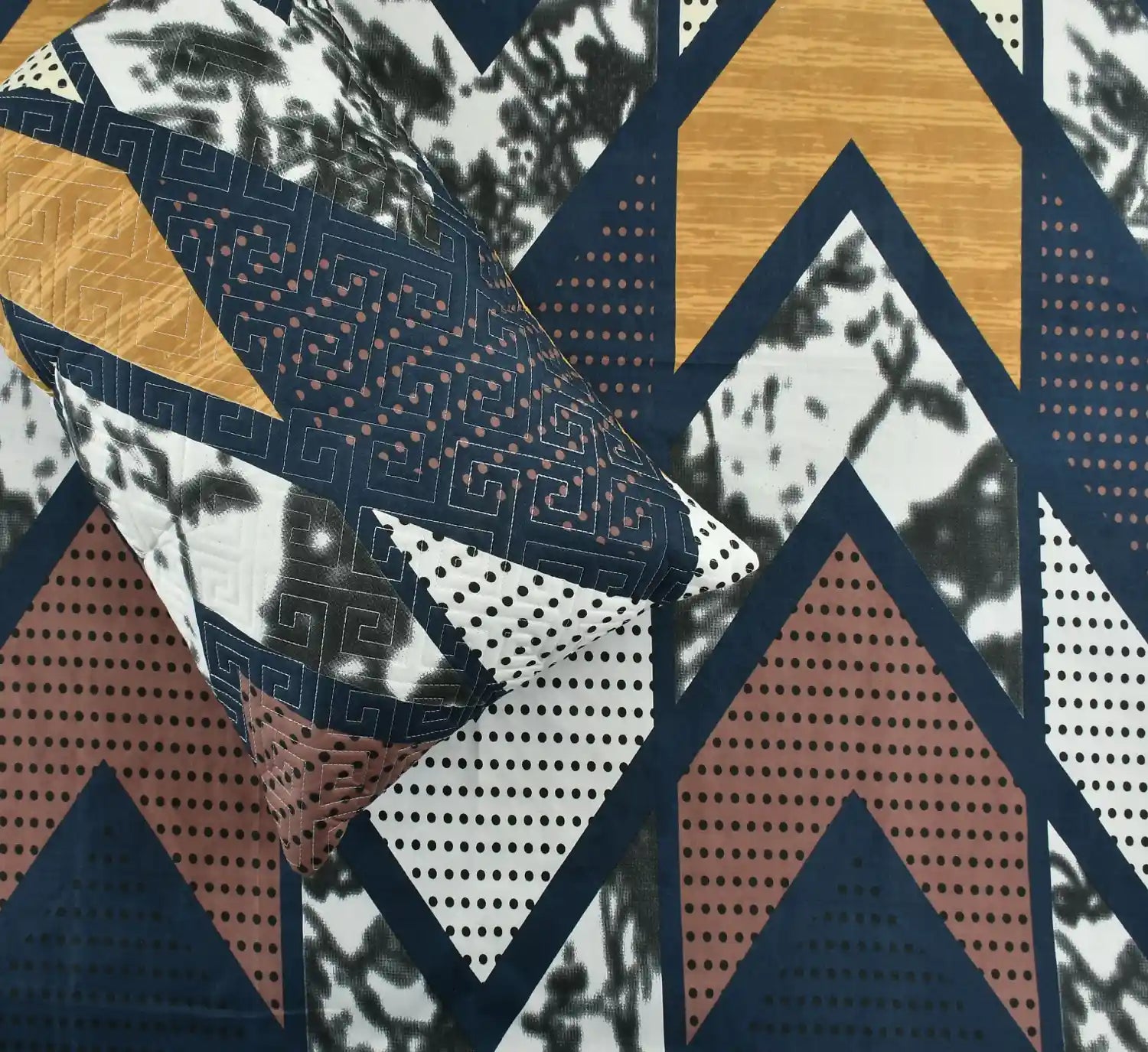 Nevada - 5 Pieces - Quilted Bedding Set (90 x 90 inches)