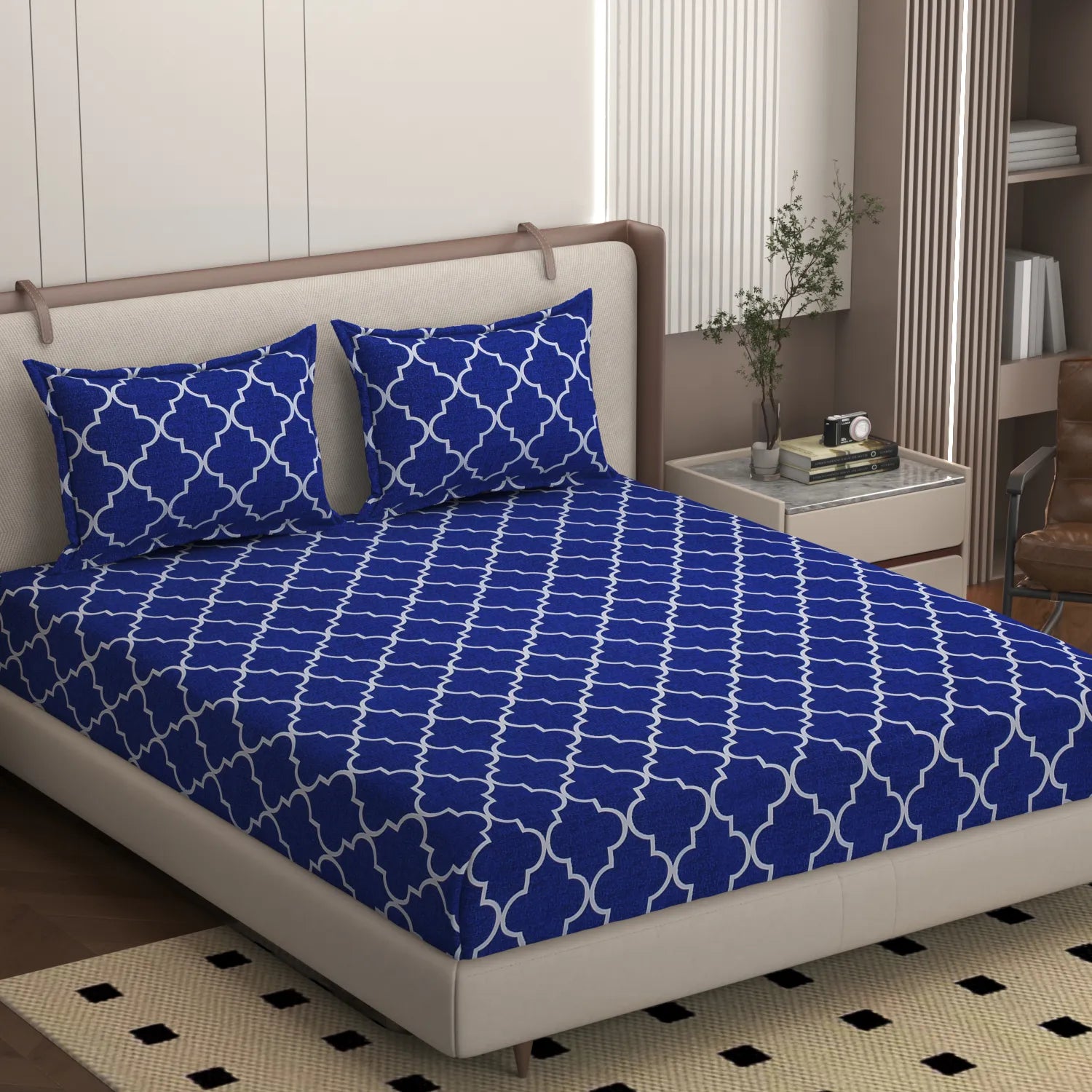 Quatrefoil Blue - Queen/Double - Fitted Bedsheet (76×72 inches)