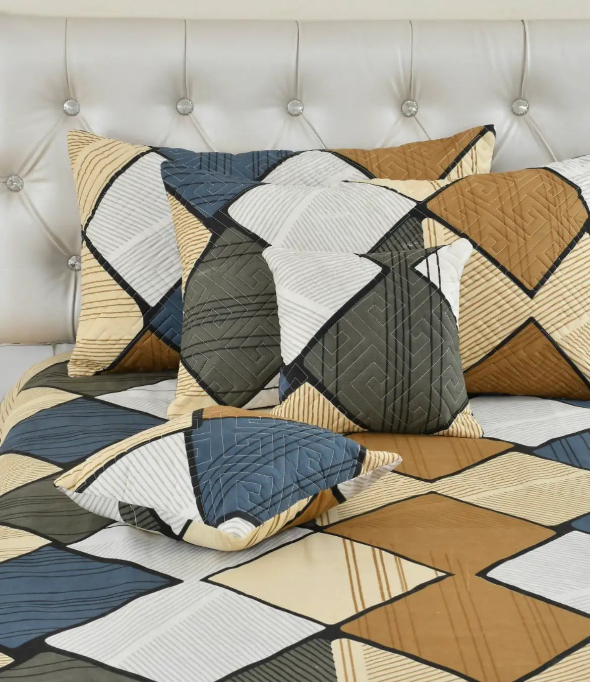 Sahara - 5 Pieces - Quilted Bedding Set (90 x 90 inches)