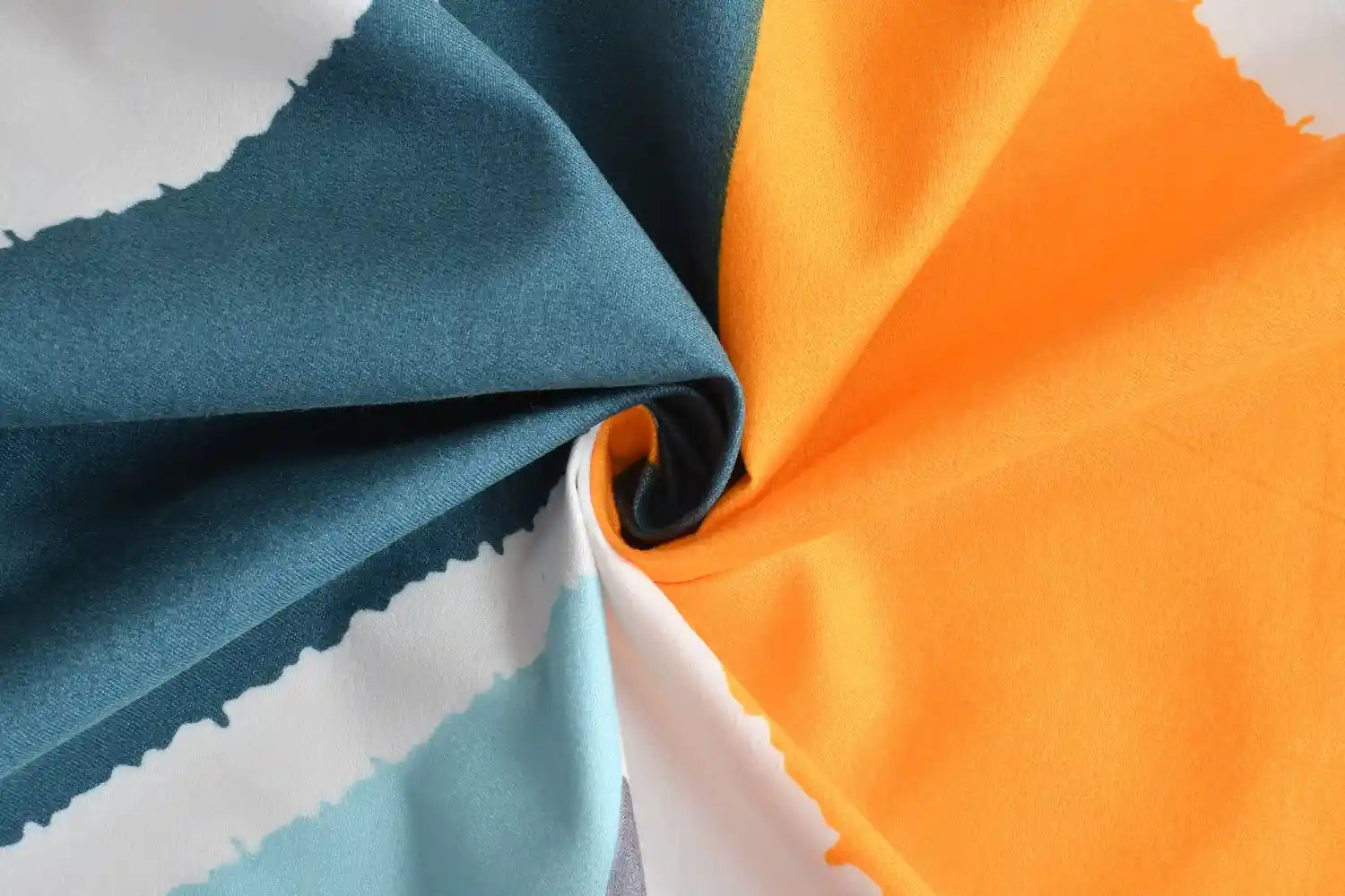 Herringbone - Queen/Double - Fitted Bedsheet (76×72 inches)