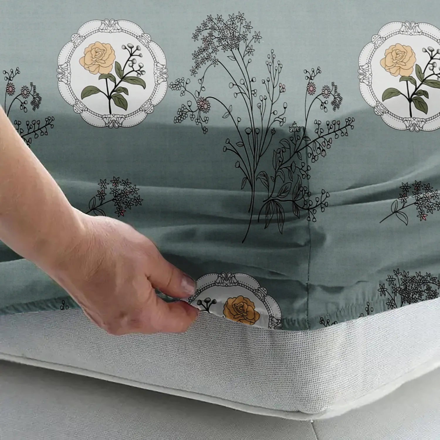 Botanica - King - Fitted Bedsheet (78×72 inches)