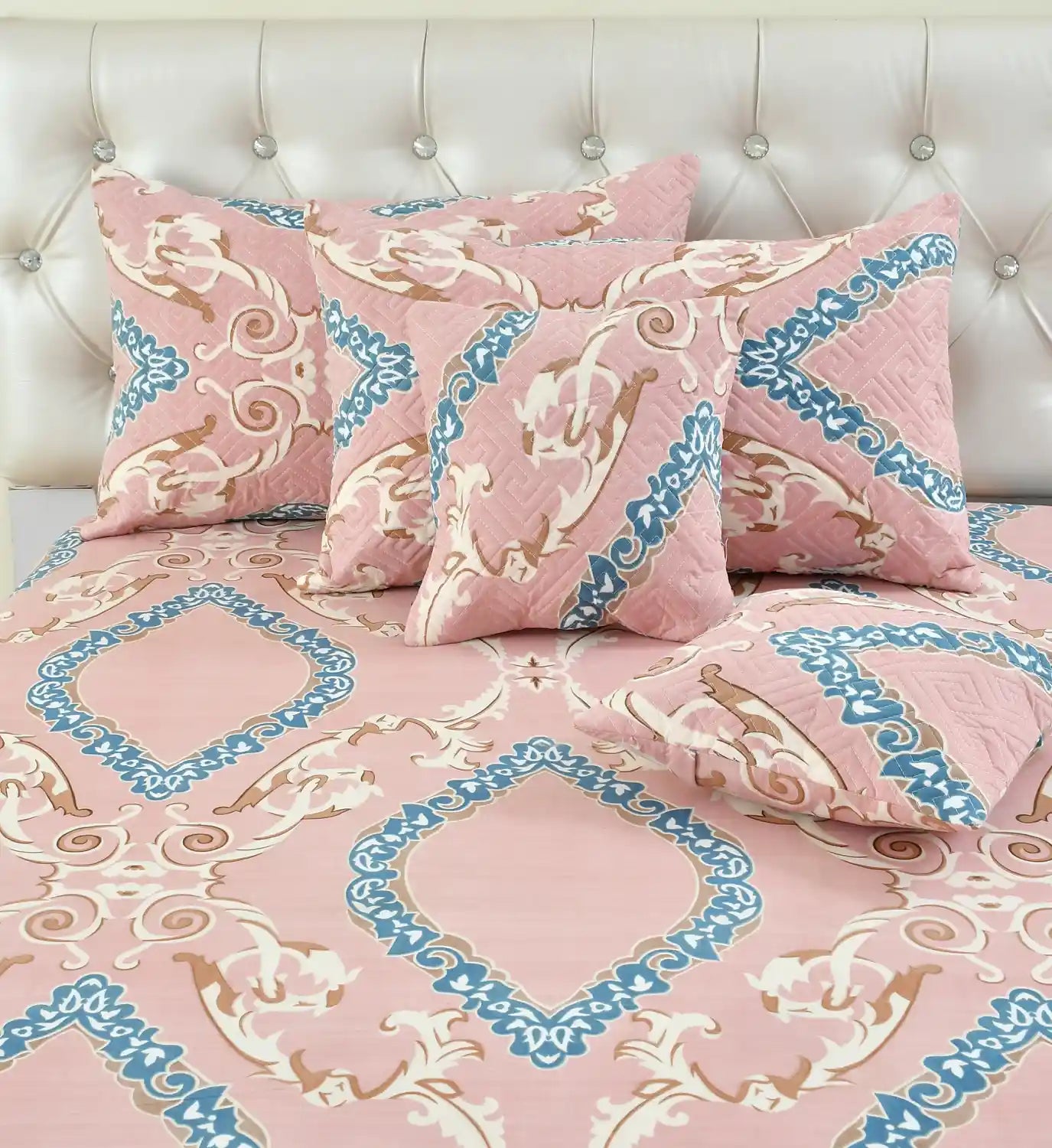 Caprese - 5 Pieces - Quilted Bedding Set (90 x 90 inches)