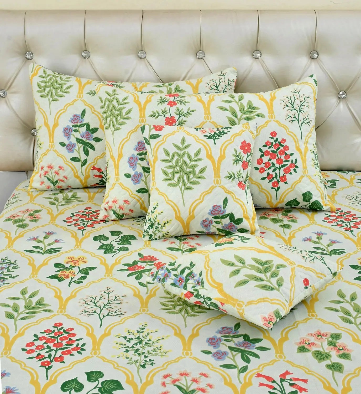 Ceramica - 5 Pieces - Quilted Bedding Set (90 x 90 inches)