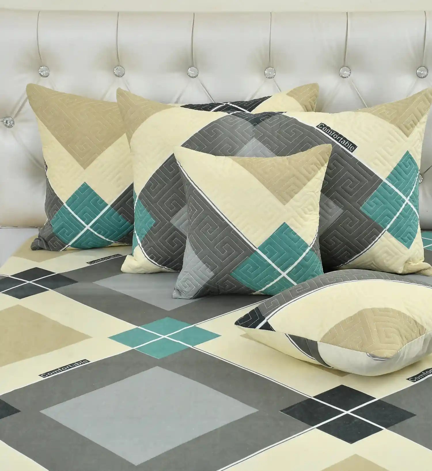 Dublin - 5 Pieces - Quilted Bedding Set (90 x 90 inches)