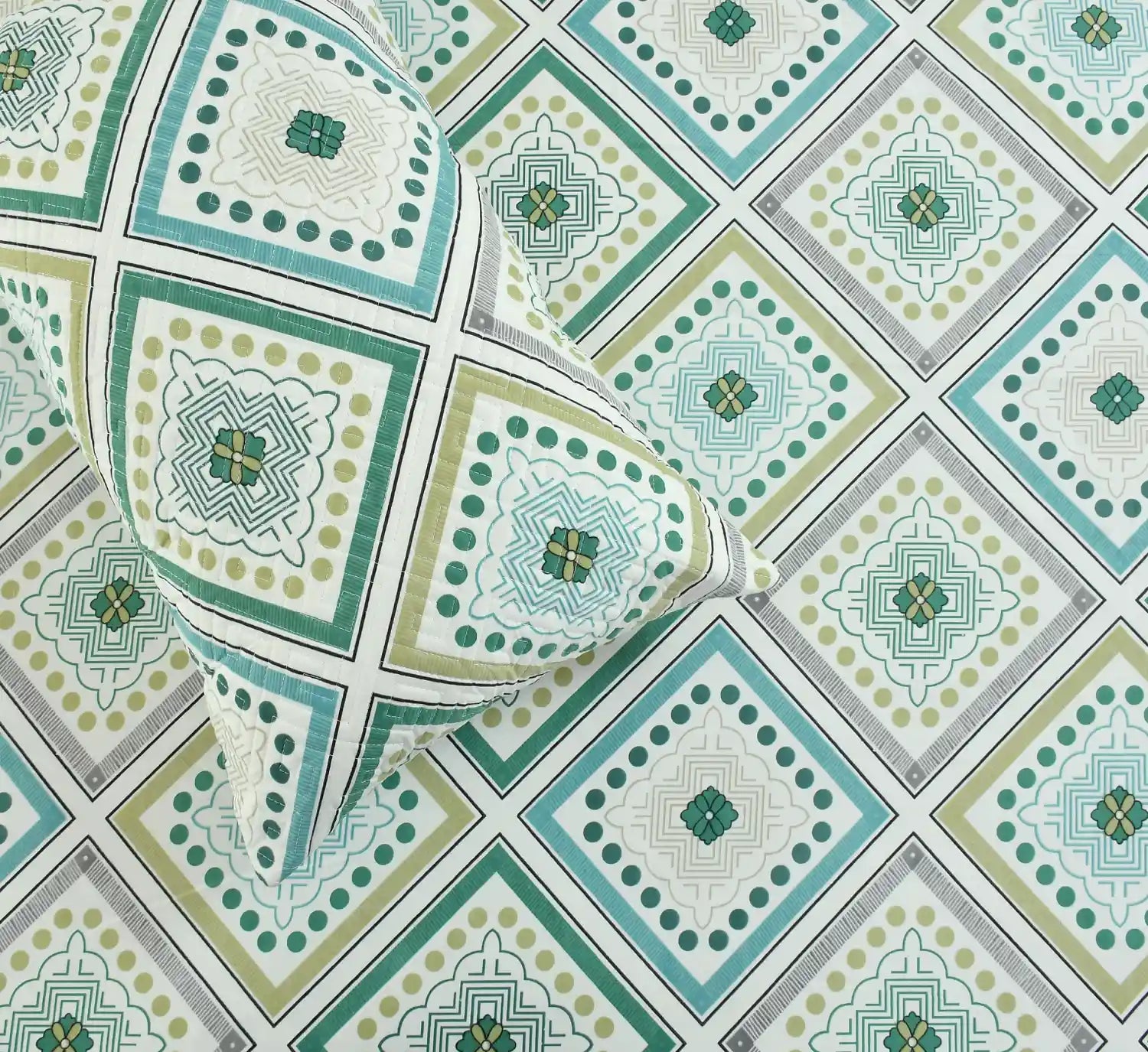 Emerald - 5 Pieces - Quilted Bedding Set (90 x 90 inches)