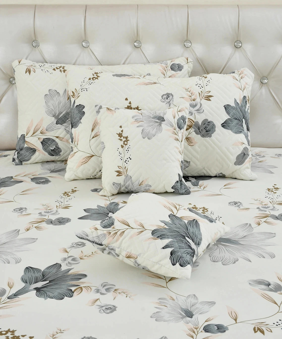 Haley - 5 Pieces - Quilted Bedding Set (90 x 90 inches)