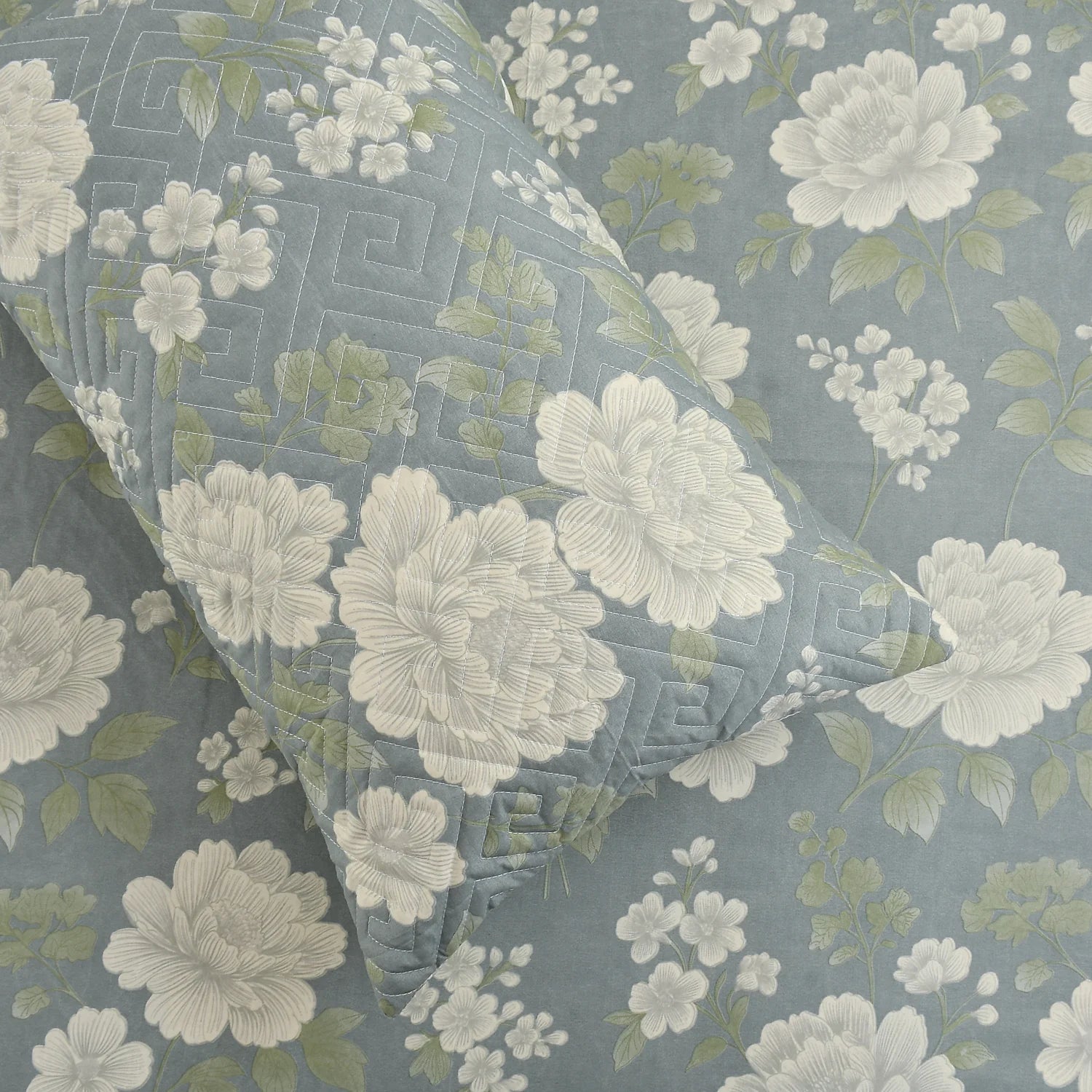 Lara - 5 Pieces - Quilted Bedding Set (90 x 90 inches)