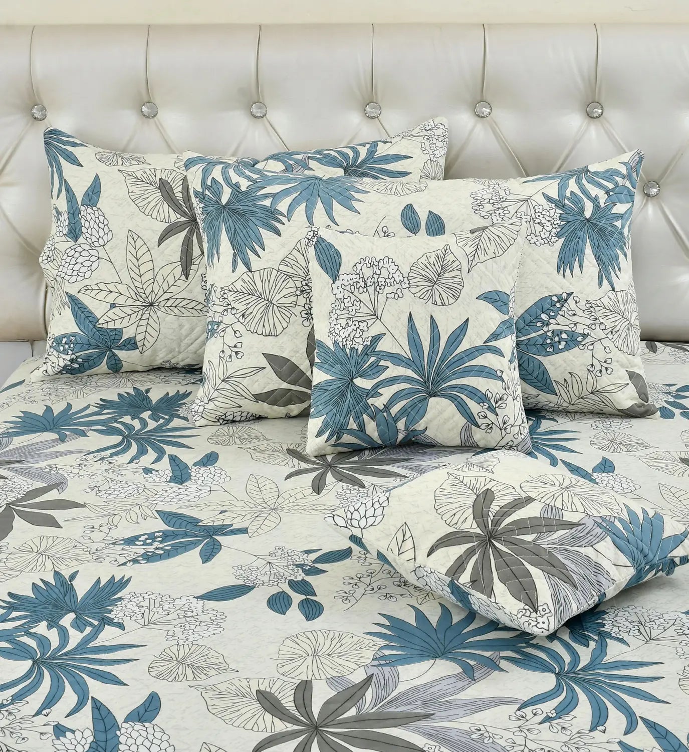 Miami - 5 Pieces - Quilted Bedding Set (90 x 90 inches)
