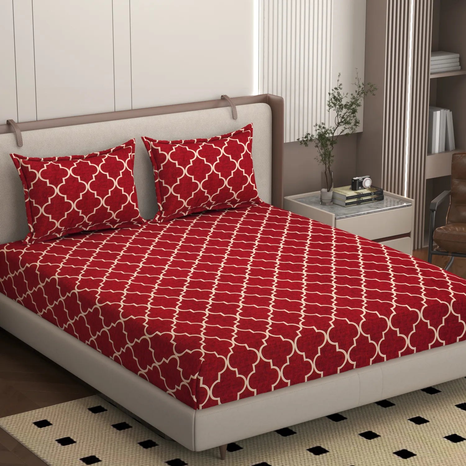 Quatrefoil Red - Queen/Double - Fitted Bedsheet (76×72 inches)