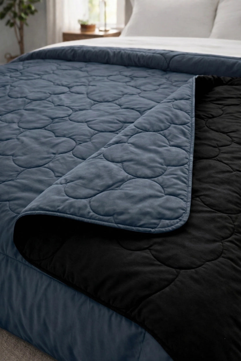 Reversible Double Bed Comforter - Obsidian & Ash (Clover)