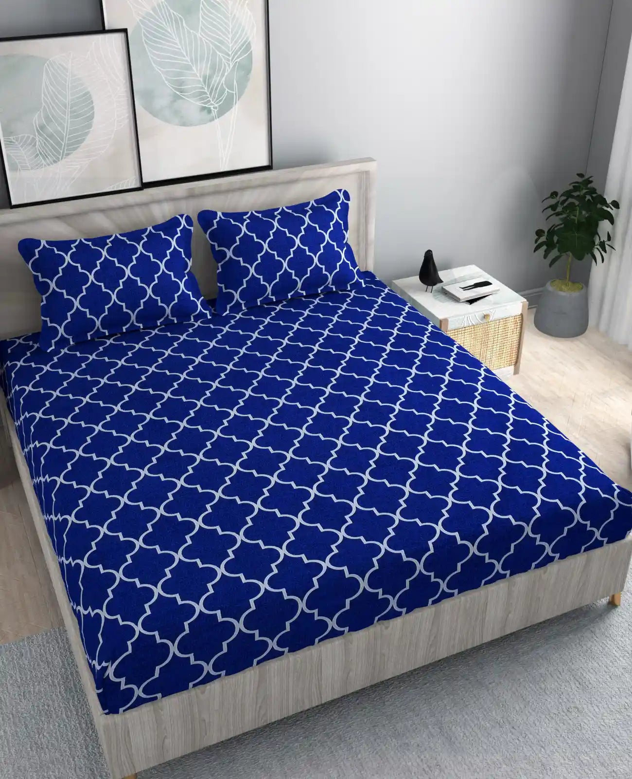 Quatrefoil Blue - Queen/Double - Fitted Bedsheet (76×72 inches)