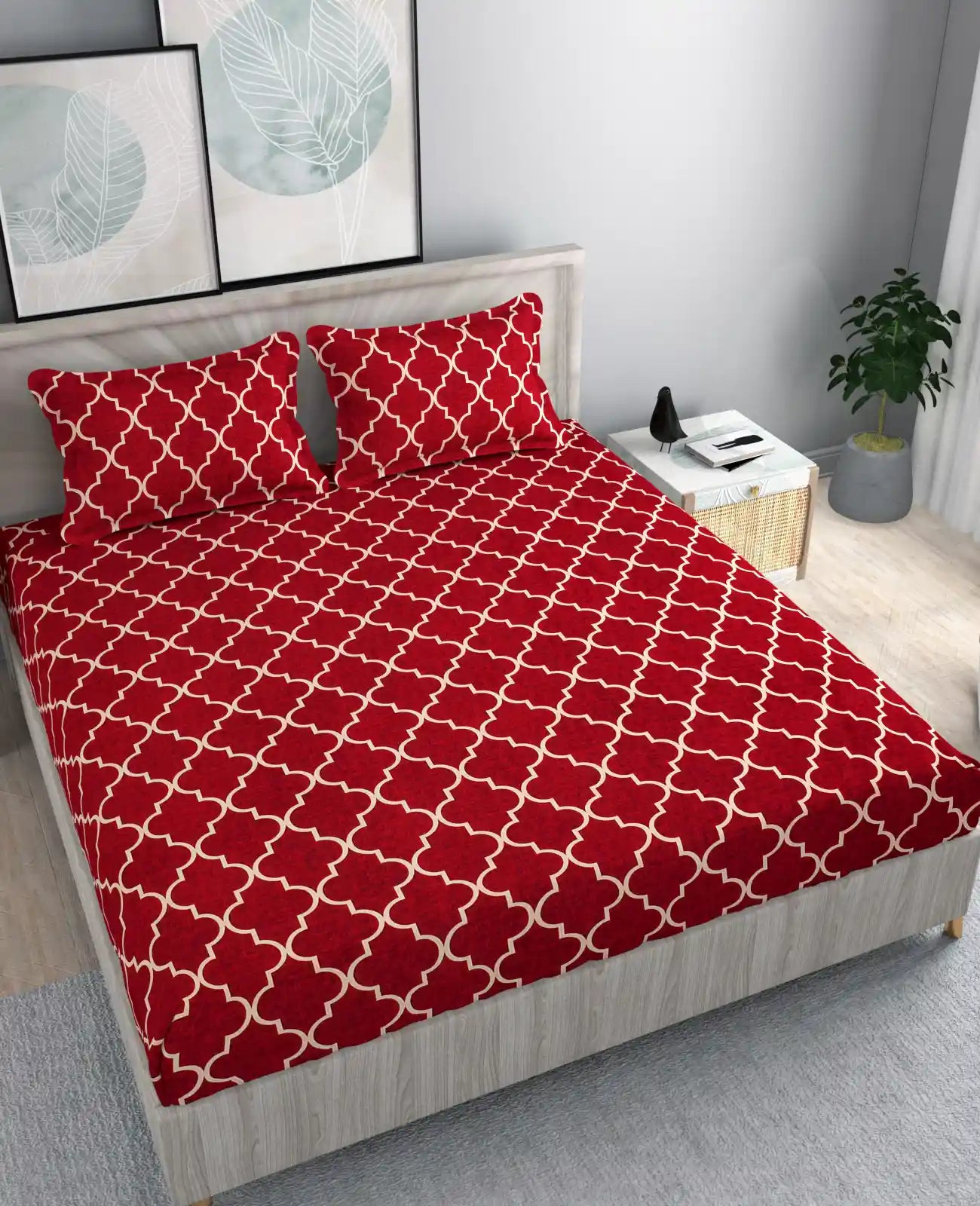 Quatrefoil Red - Queen/Double - Fitted Bedsheet (76×72 inches)