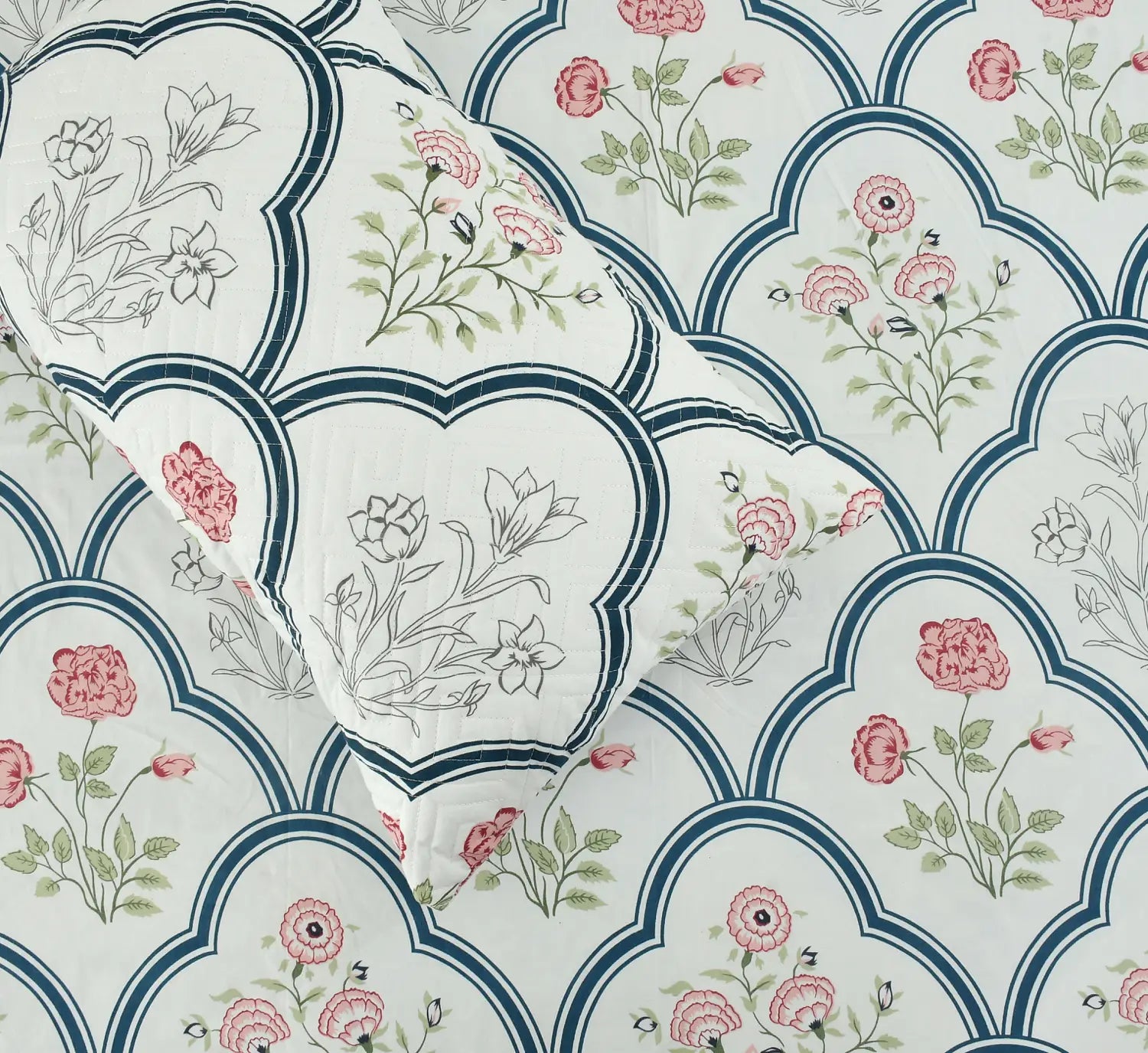 Sophia - 5 Pieces - Quilted Bedding Set (90 x 90 inches)