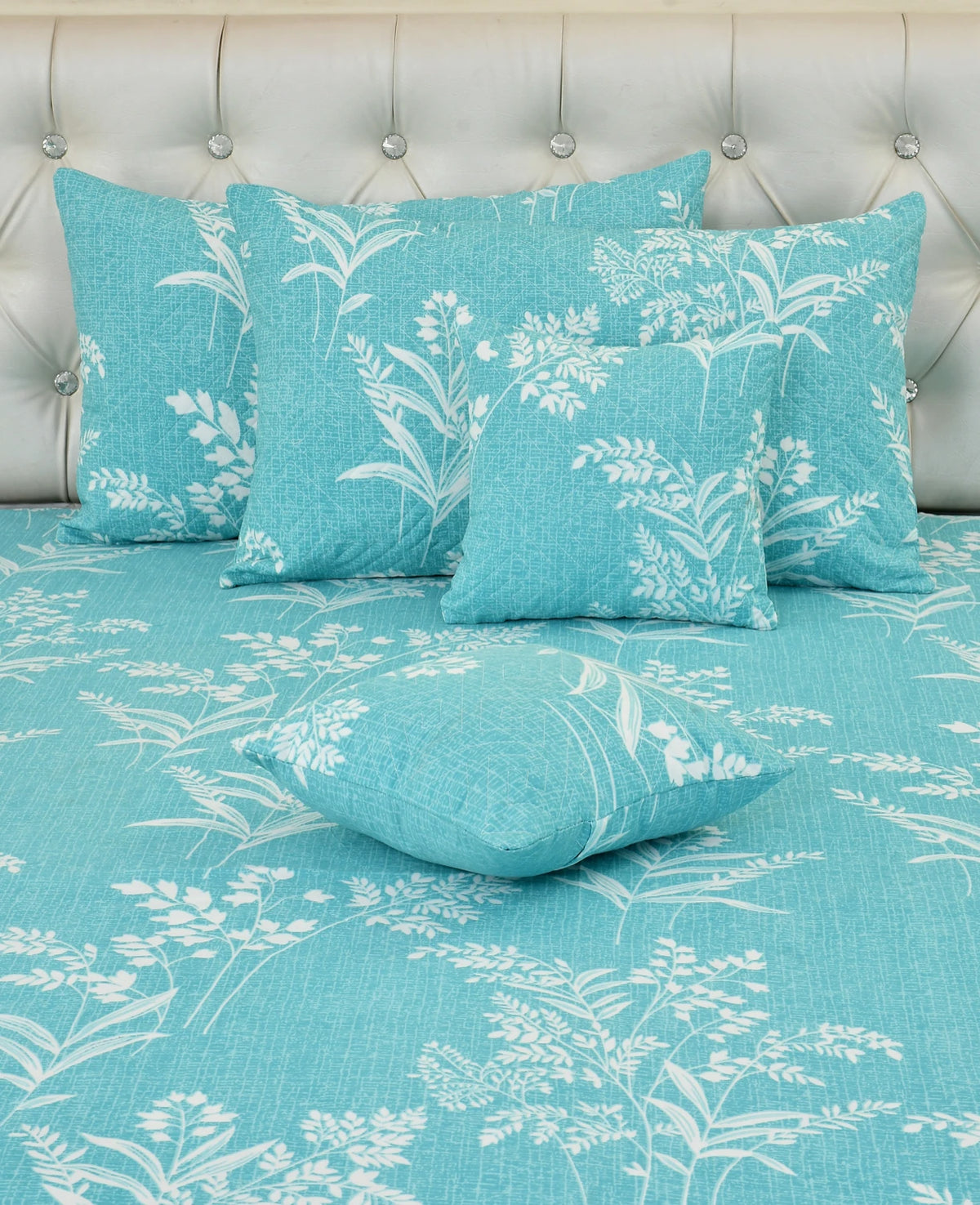 Tuscany - 5 Pieces - Quilted Bedding Set (90 x 90 inches)